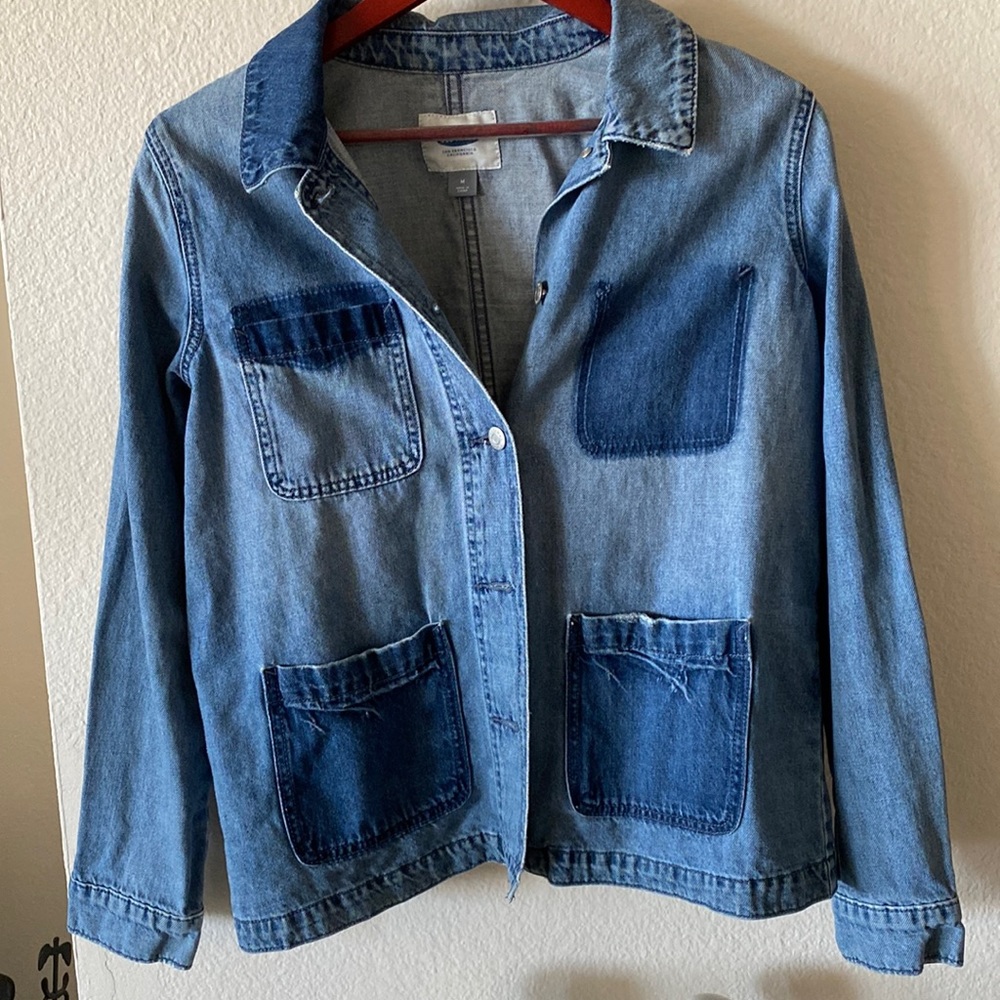Old Navy Classic Denim Jacket Women’s Size Medium - Medium Blue Wash